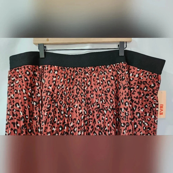 EVRI NWT Womens Pleated Skirt Size 24W Animal Print Chiffon Midi Party Mobwife - Picture 7 of 7